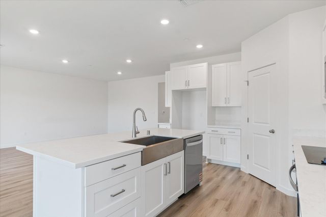 903 Katmai Place, Redding, CA 96001