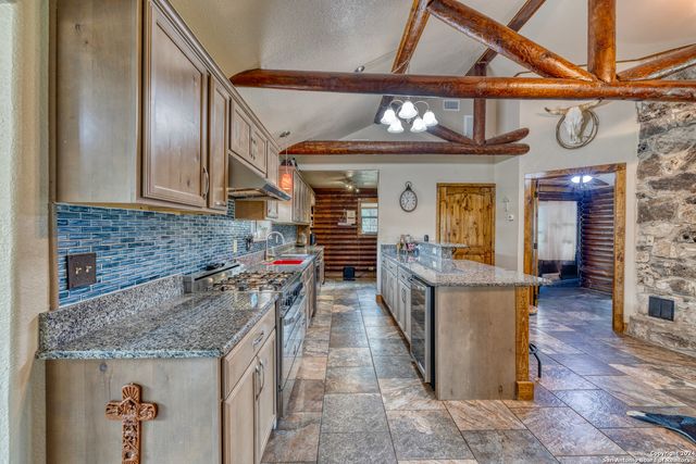 577 Mariposa Avenue, Concan, TX 78838