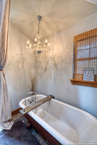 577 Mariposa Avenue, Concan, TX 78838