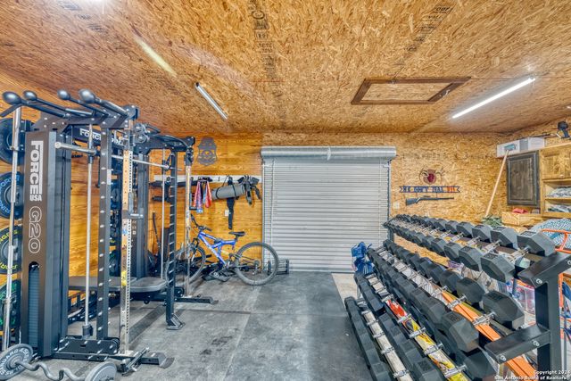 577 Mariposa Avenue, Concan, TX 78838