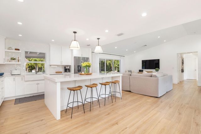 8609 Kelso Drive, Palm Beach Gardens, FL 33418