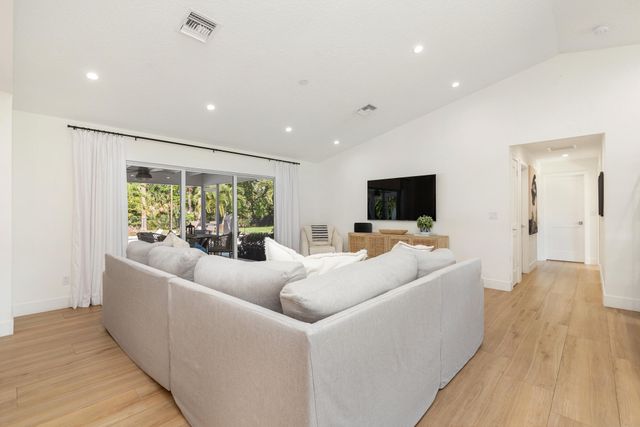 8609 Kelso Drive, Palm Beach Gardens, FL 33418