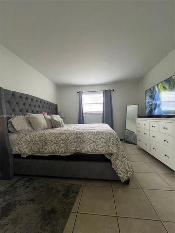 8075 NW 7th Street 109, Miami, FL 33126