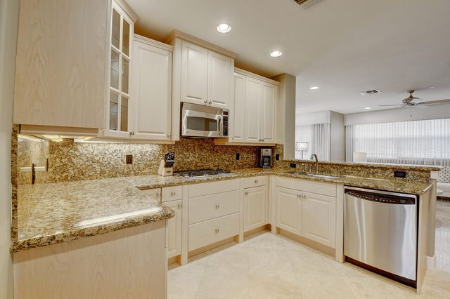 5645 NE Trieste Way, Boca Raton, FL 33487