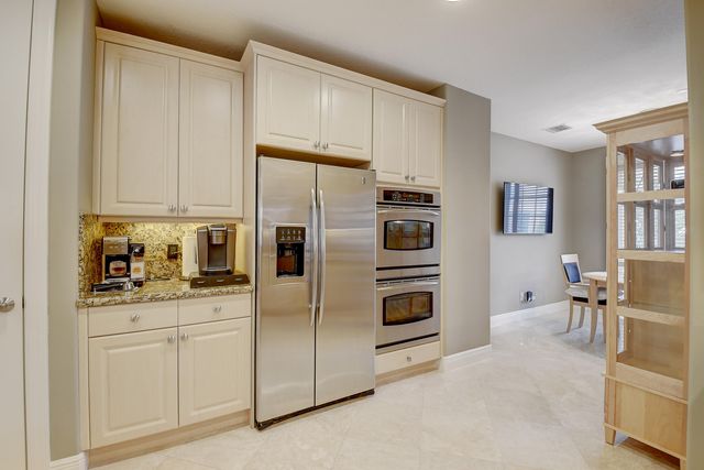 5645 NE Trieste Way, Boca Raton, FL 33487