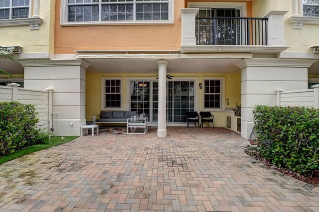 5645 NE Trieste Way, Boca Raton, FL 33487