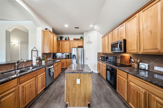1003 Killian Drive, Mansfield, TX 76063