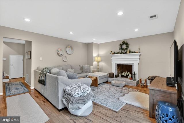 4830 TREASURE CT, Fairfax, VA 22032