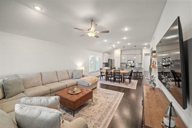 752 Washita Falls Lane, Conroe, TX 77304