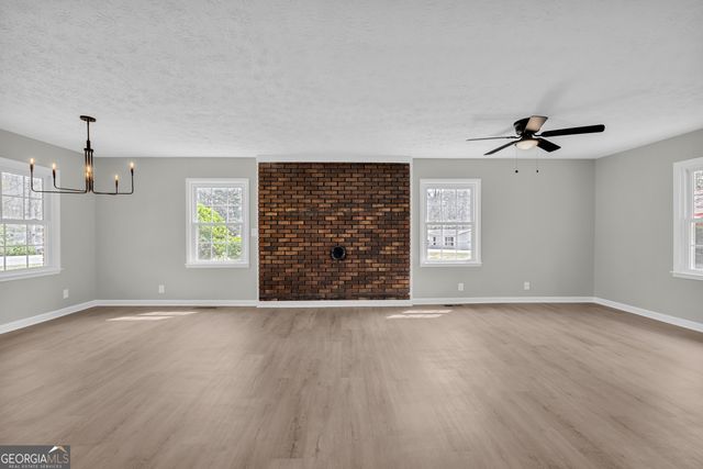 348 Knottywood Drive, Lavonia, GA 30553