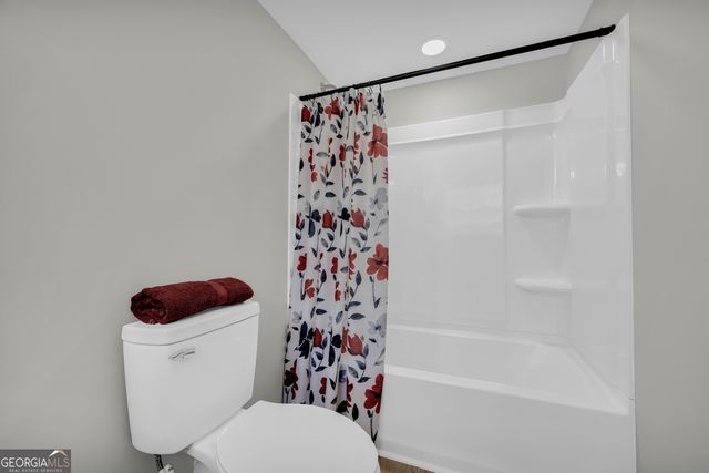 348 Knottywood Drive, Lavonia, GA 30553