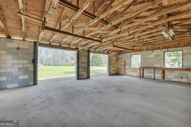 348 Knottywood Drive, Lavonia, GA 30553