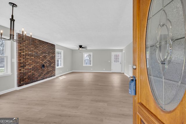 348 Knottywood Drive, Lavonia, GA 30553