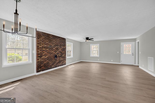 348 Knottywood Drive, Lavonia, GA 30553