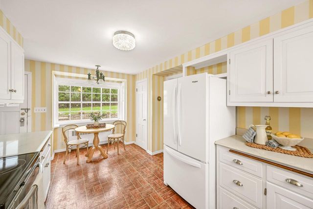 1065 Lower Ridgeway, Elm Grove, WI 53122