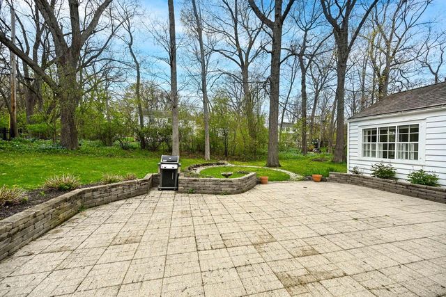 1065 Lower Ridgeway, Elm Grove, WI 53122