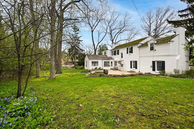 1065 Lower Ridgeway, Elm Grove, WI 53122