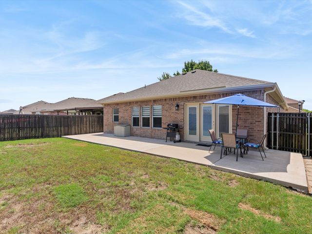 1710 Twin Hills Way, Princeton, TX 75407