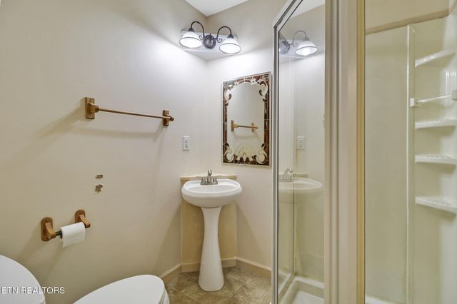 140 Shelley Lane, Crossville, TN 38558