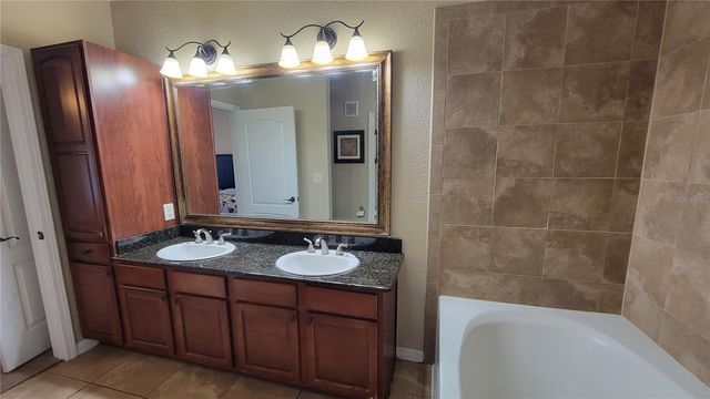 914 CHARO PARKWAY 123, Davenport, FL 33897