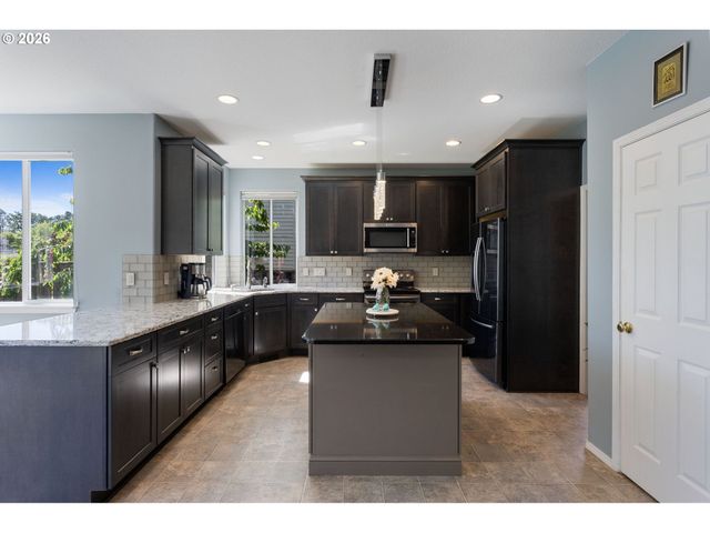 5758 Nw CRADY Ln, Portland, OR 97229