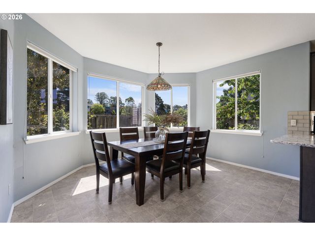 5758 Nw CRADY Ln, Portland, OR 97229