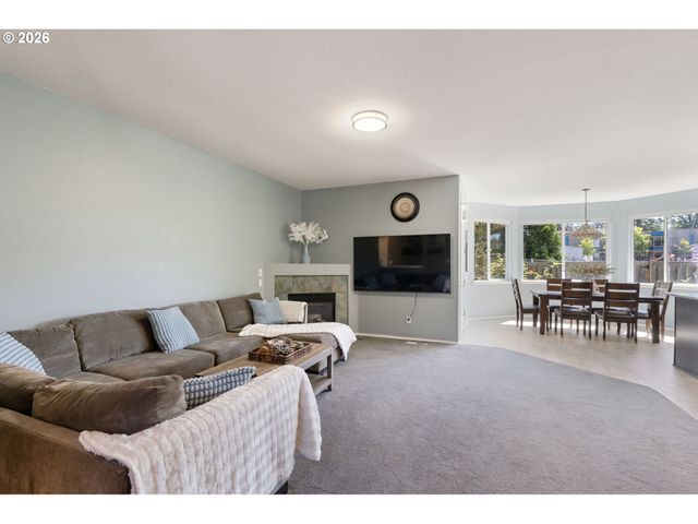 5758 Nw CRADY Ln, Portland, OR 97229