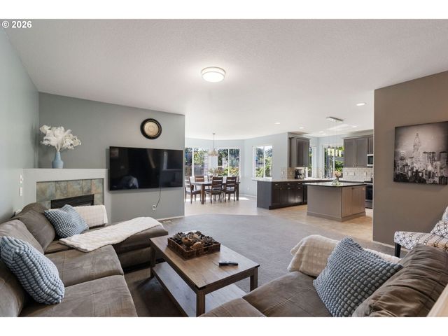 5758 Nw CRADY Ln, Portland, OR 97229