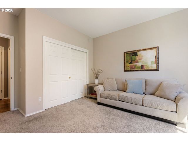 5758 Nw CRADY Ln, Portland, OR 97229