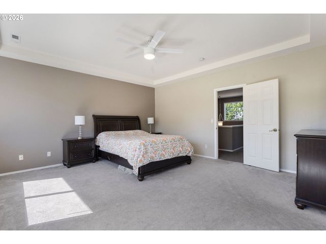 5758 Nw CRADY Ln, Portland, OR 97229