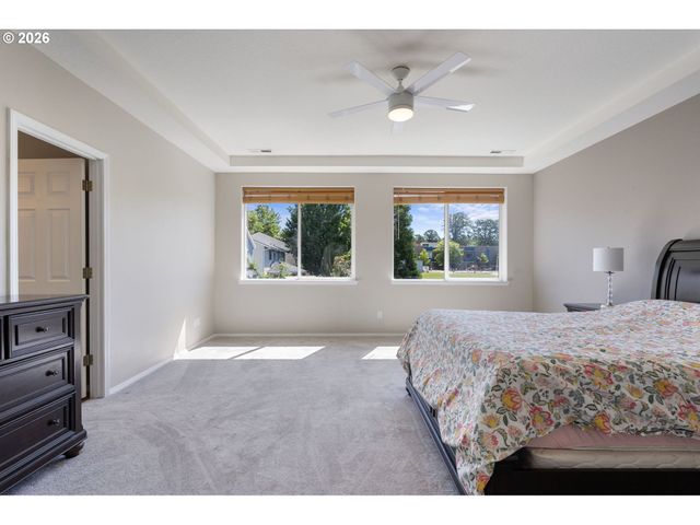 5758 Nw CRADY Ln, Portland, OR 97229