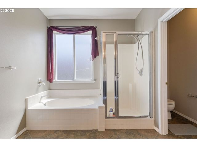 5758 Nw CRADY Ln, Portland, OR 97229