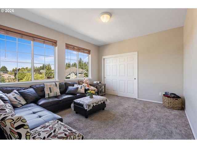5758 Nw CRADY Ln, Portland, OR 97229