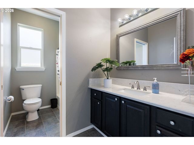 5758 Nw CRADY Ln, Portland, OR 97229