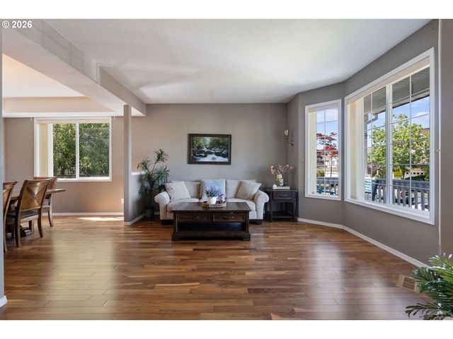 5758 Nw CRADY Ln, Portland, OR 97229