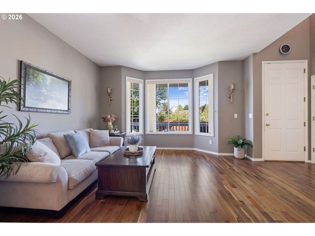 5758 Nw CRADY Ln, Portland, OR 97229