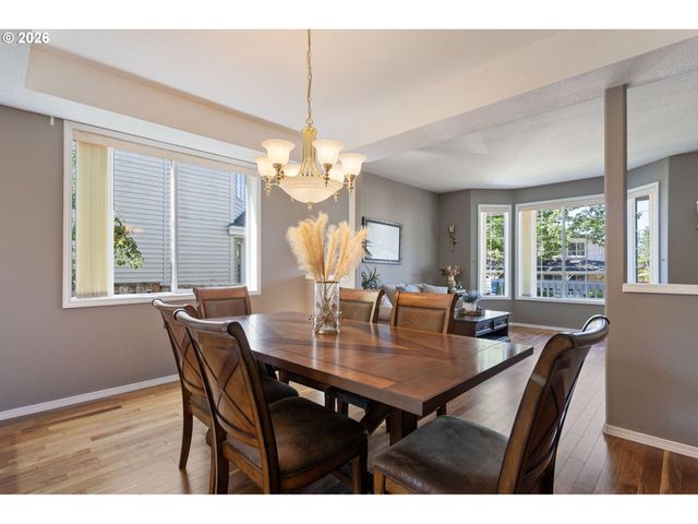 5758 Nw CRADY Ln, Portland, OR 97229