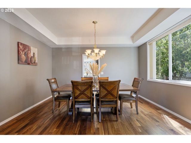 5758 Nw CRADY Ln, Portland, OR 97229