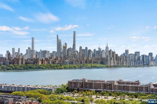 320 Adolphus Avenue 803, Cliffside Park, NJ 07010