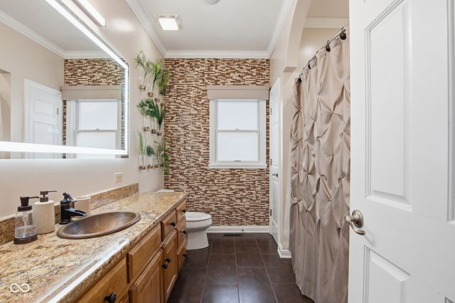 2399 Forest Hills Boulevard, Greenwood, IN 46143