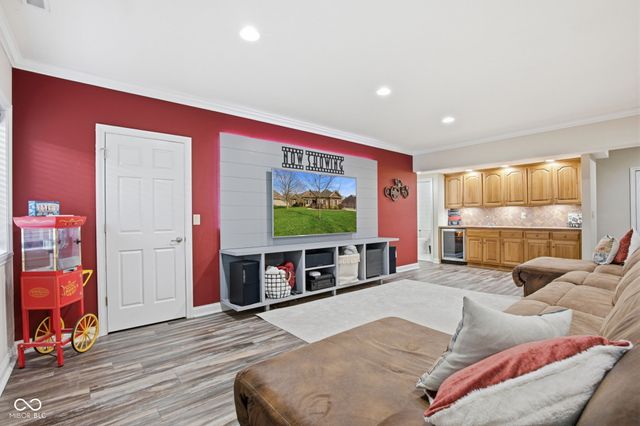 2399 Forest Hills Boulevard, Greenwood, IN 46143
