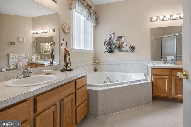 1136 MAXWELL MNR, Warwick, PA 18974