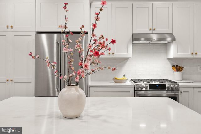 9969 CYRANDALL DR, Oakton, VA 22124