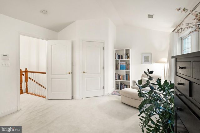 9969 CYRANDALL DR, Oakton, VA 22124