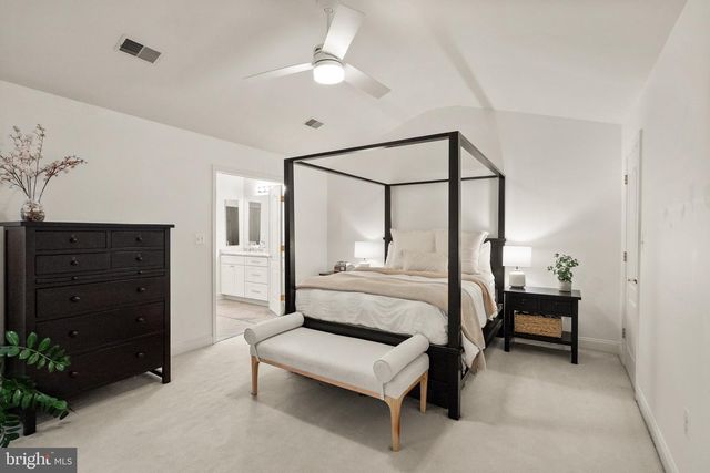 9969 CYRANDALL DR, Oakton, VA 22124