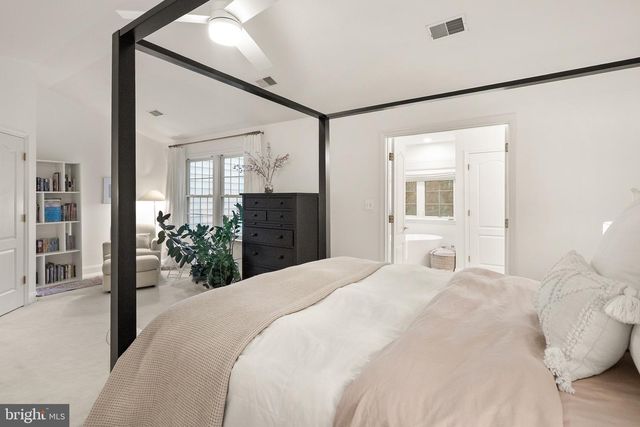 9969 CYRANDALL DR, Oakton, VA 22124