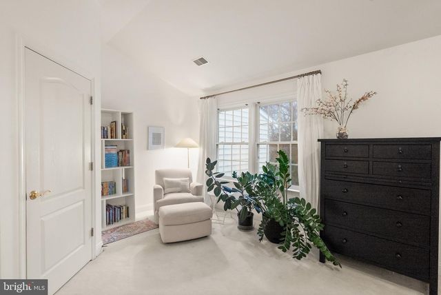 9969 CYRANDALL DR, Oakton, VA 22124