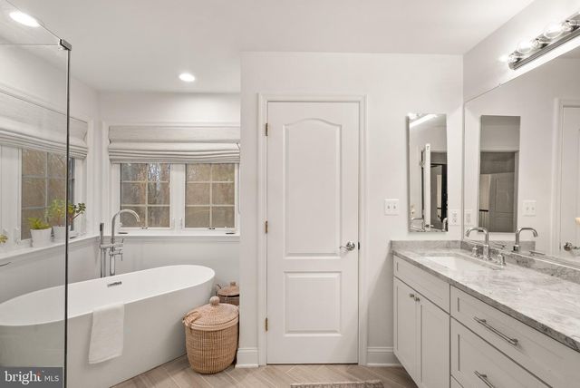 9969 CYRANDALL DR, Oakton, VA 22124