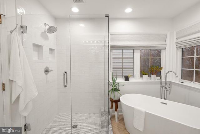 9969 CYRANDALL DR, Oakton, VA 22124