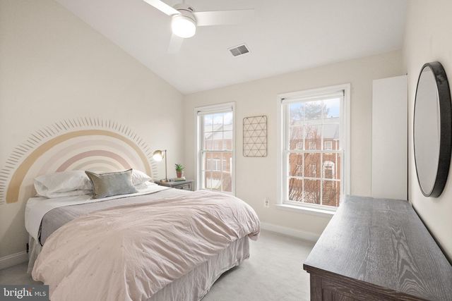 9969 CYRANDALL DR, Oakton, VA 22124